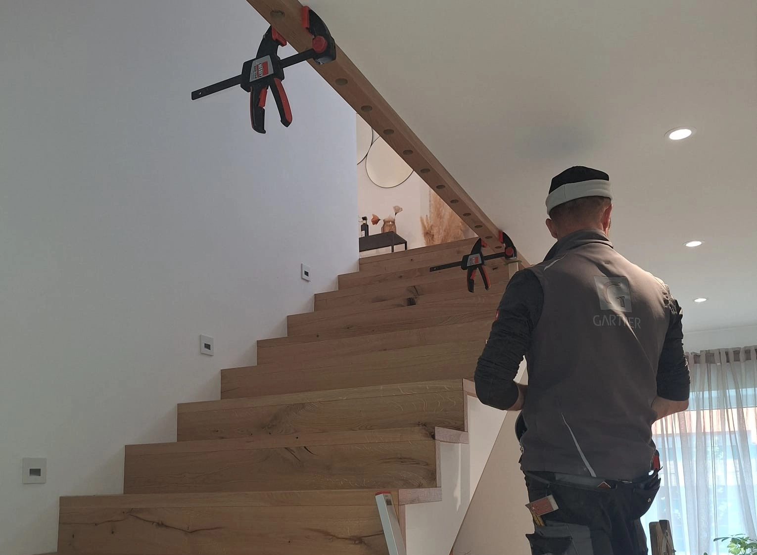 Treppenverkleidung und Geländer Montage