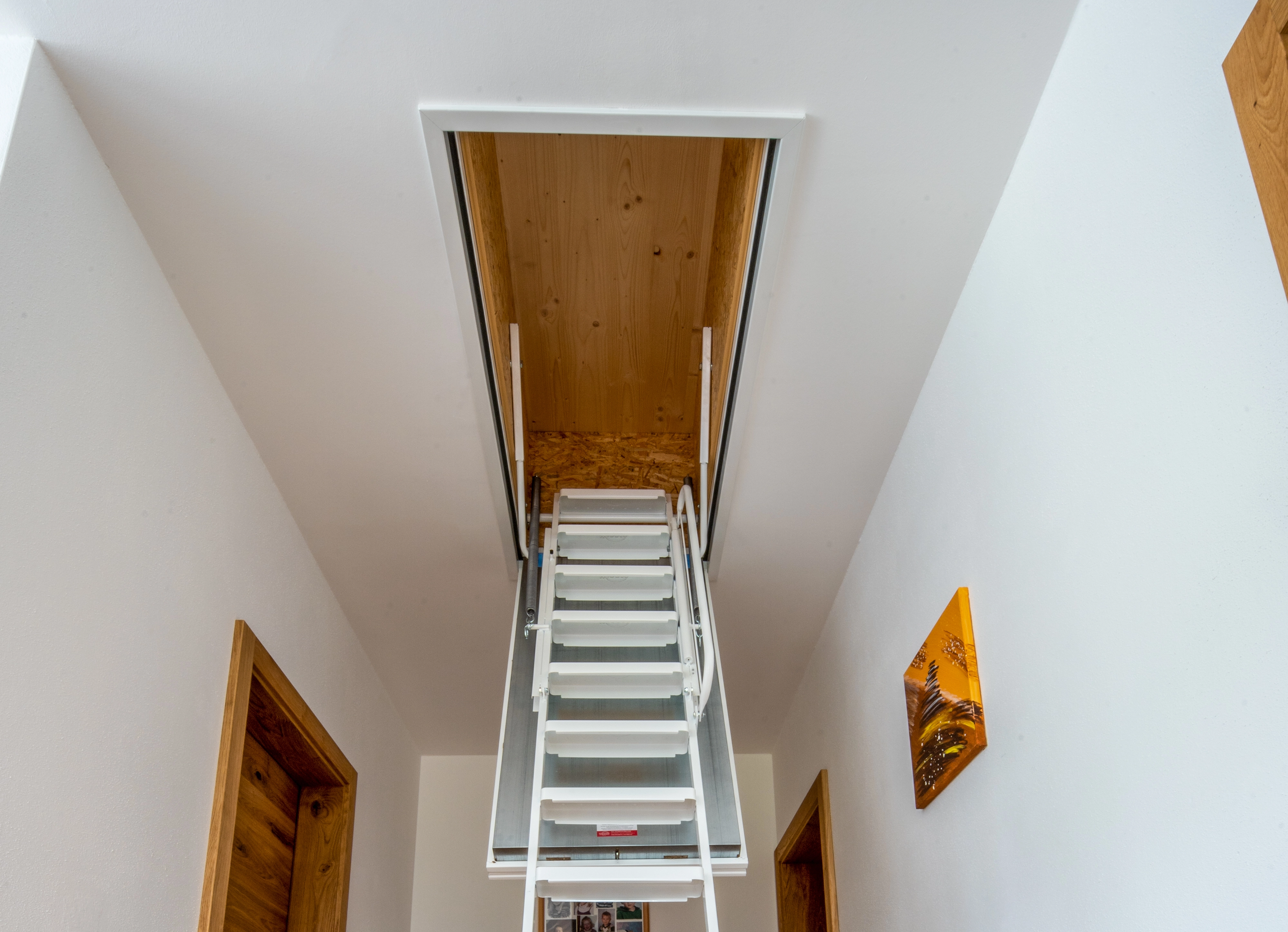 Dachbodentreppe in Decke eingelassen