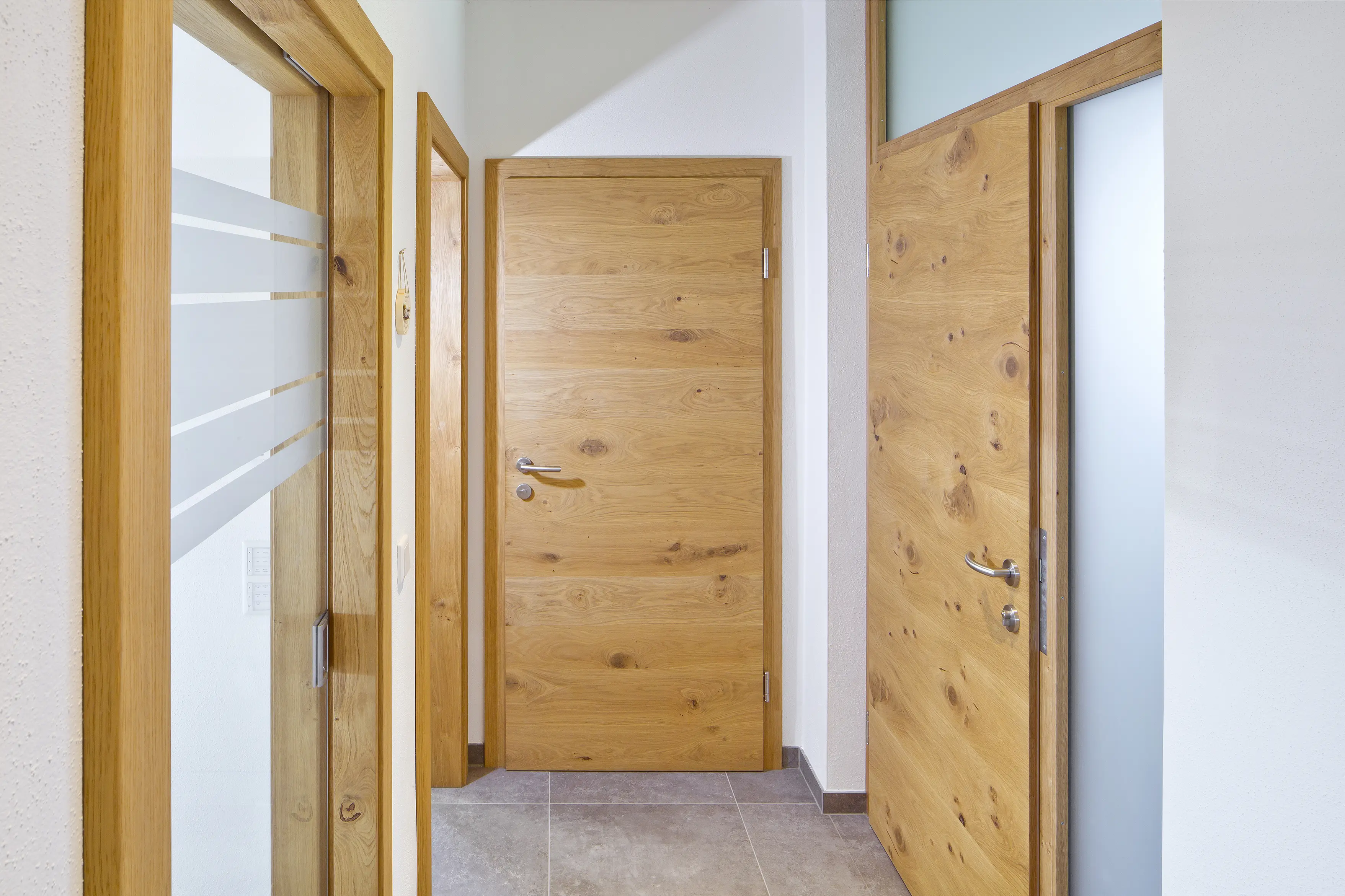 Innentüren aus Holz und Glas