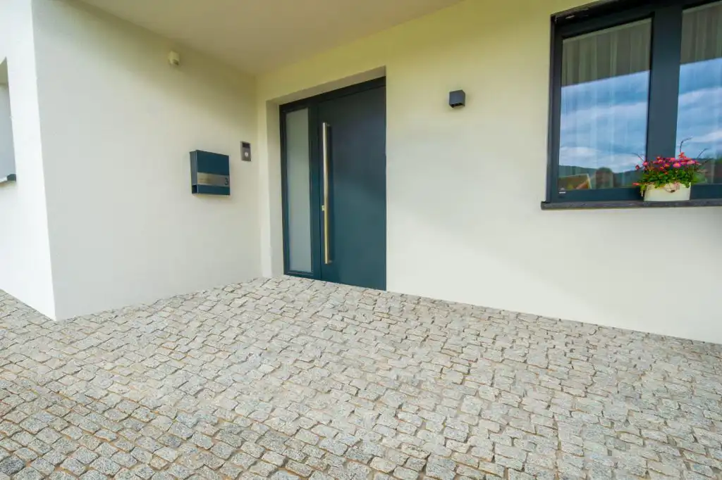 Haustüre in Anthrazit
