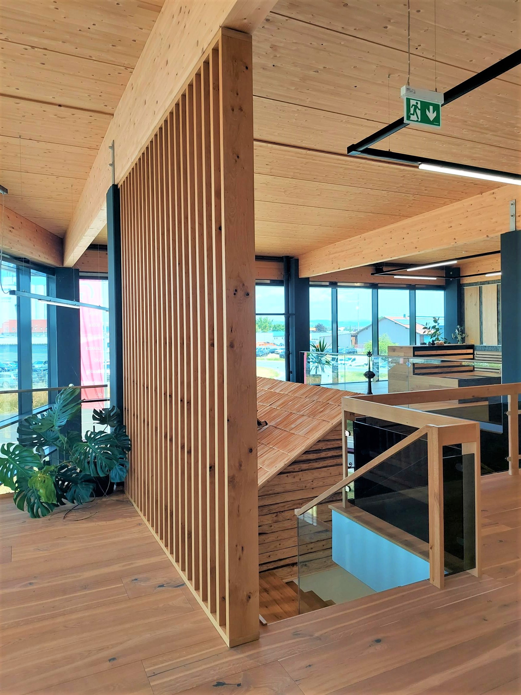 Geländer aus Holz / Glas Gartner Türen